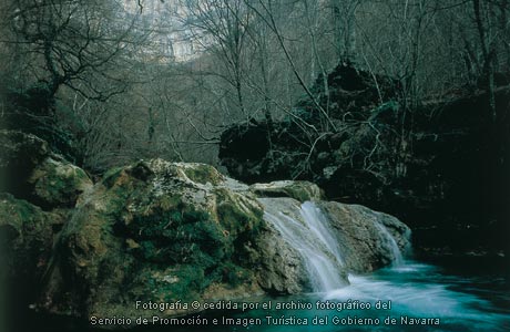 nacedero del río Urederra - Turismo activo en Navarra